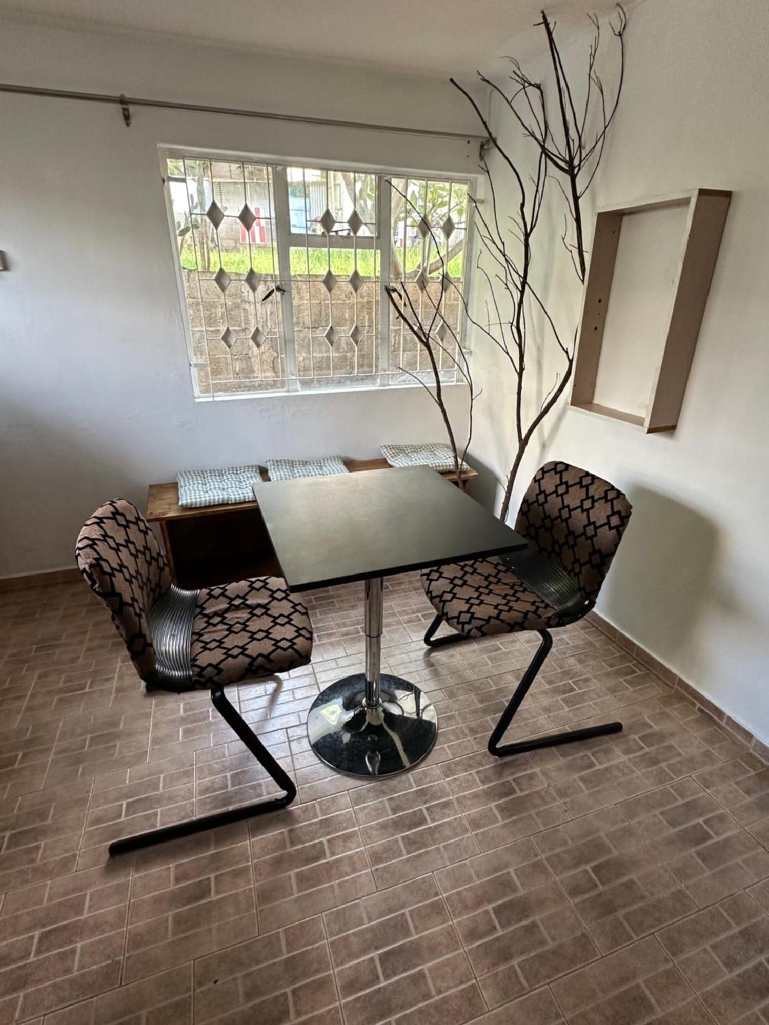 Apartment Chez Hedley : Couple/business